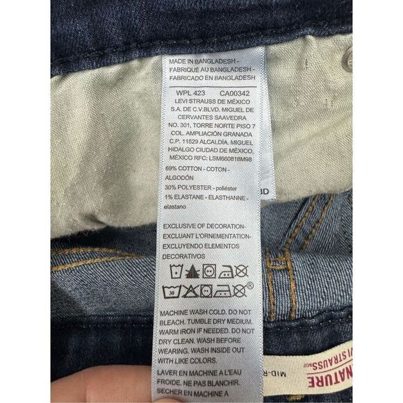 Levi’s Signature Mid-Rise Bootcut Dark Wash Jeans Size 12 Long - Picture 5 of 6